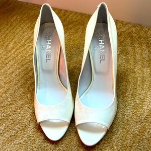 Chanel Chaus Ouvertes Peep toe pumps. Brand new. Size 39 1/2  (9). Made in Italy